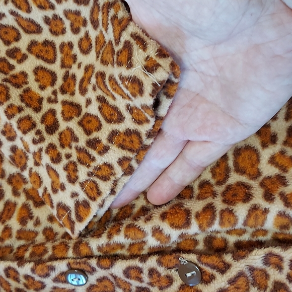 COPY - Ladies Leopard Print XL Pajamas - Picture 4 of 9